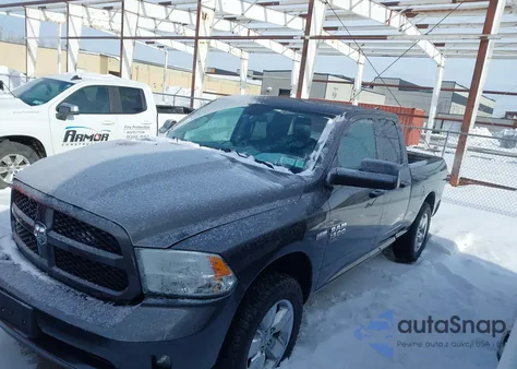 2019 Ram 1500 Classic Express 4X4 6'4 Box z USA, uszkodzony, nr VIN 1C6RR7FT3KS543316